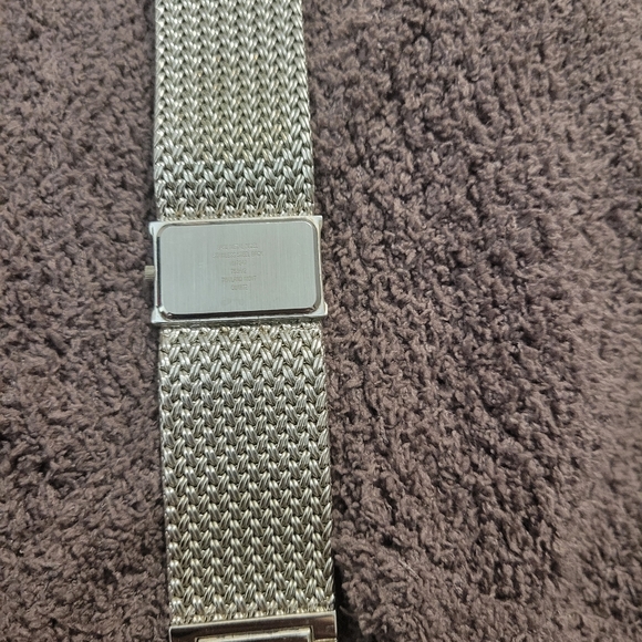 WATCH!! - Picture 4 of 5